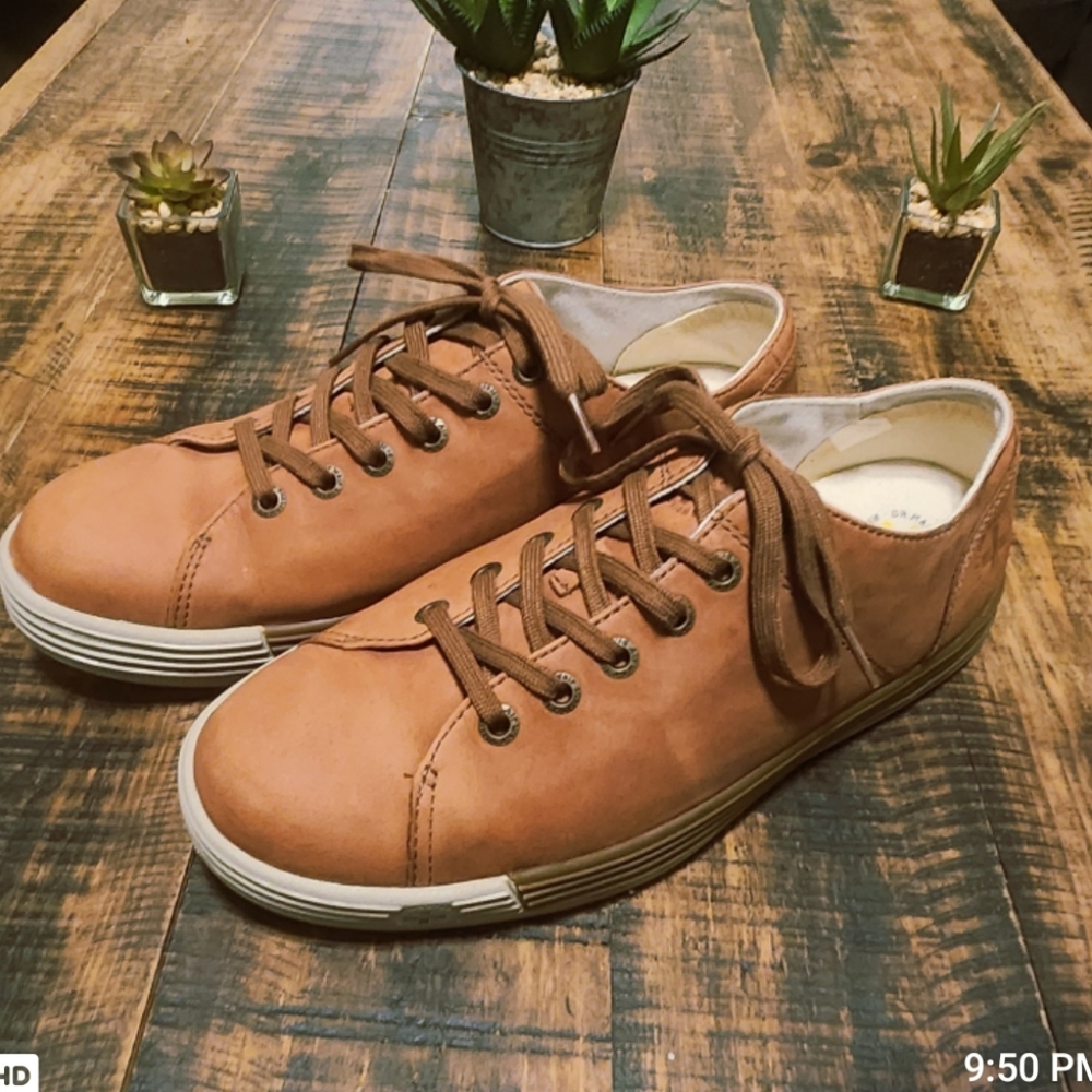 Dr Martens Men’s US Size 12 Brown Nubuck Leather Sneakers